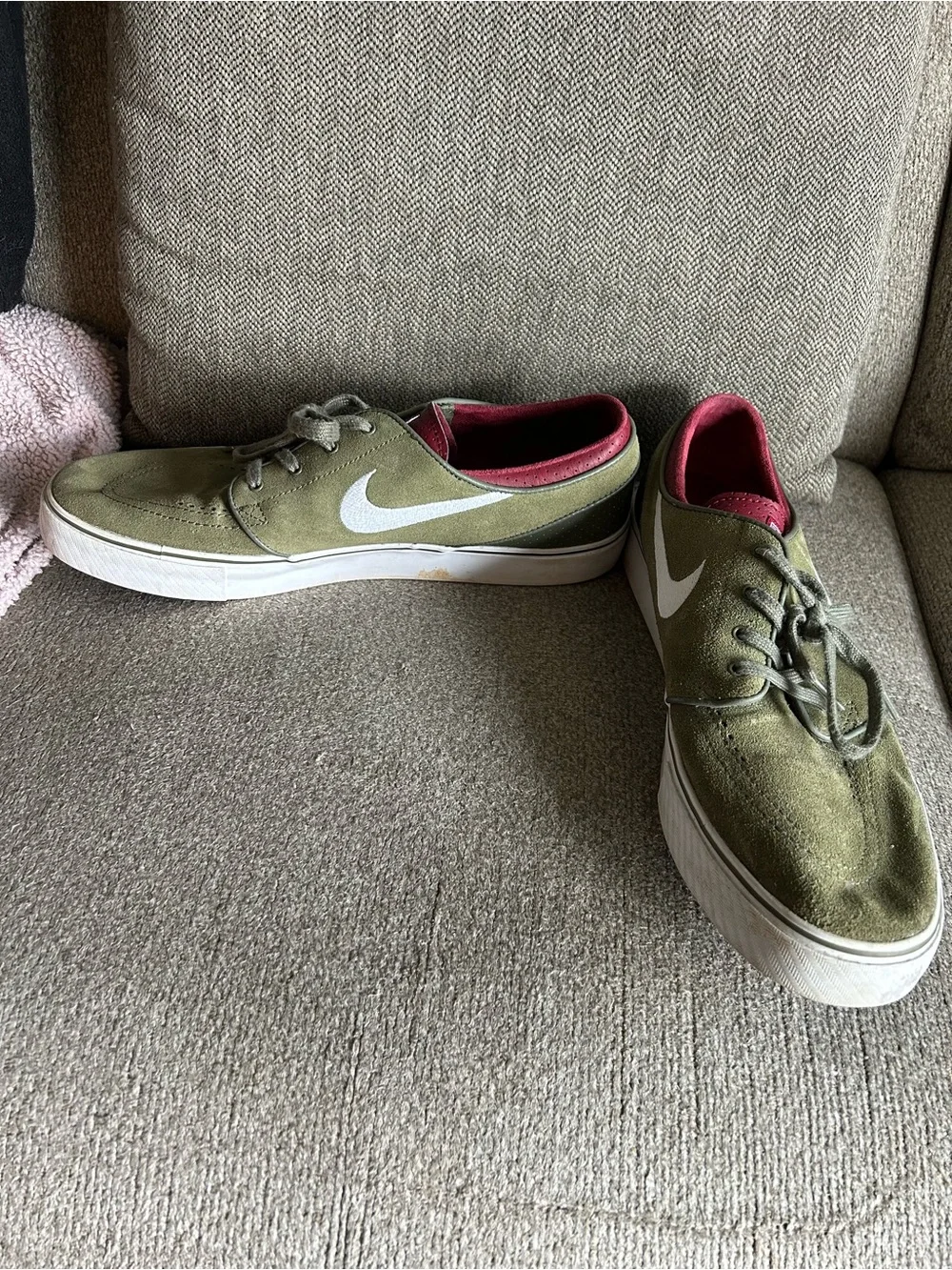 Nike Men’s SB Stefan Janoski Medium Olive/White Team Red Shoe 333824-216 Size 13